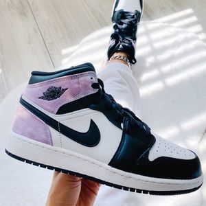 Nike air jordan 1 mid sneakers